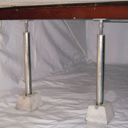 crawl space jack posts installed in an encapsulated crawl space in Delmar